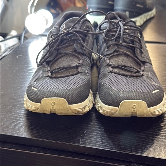 On Cloud Lifestyle Shoes - Picture 2 of 4